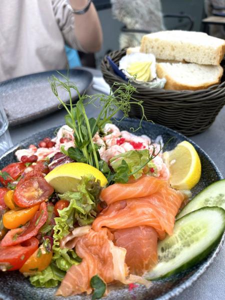 Fish meでいただいた海鮮サラダ