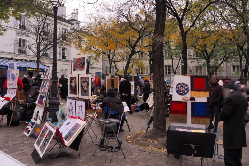 画家さん達の憩いの場、テルトル広場