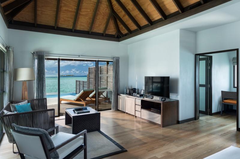 プール付きウォーターバンガロー