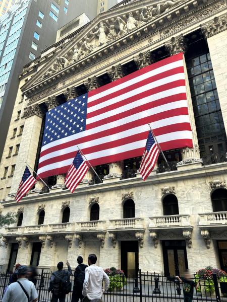 世界経済のど真ん中、ウォール街にて