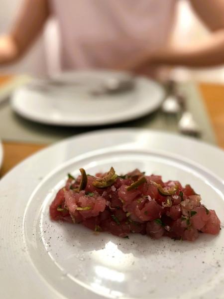 同じく本日のスペシャルメニューで忘れられない味の「マグロのタルタル」