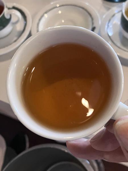 ★オレンジ ペコー（OP：Orange Pekoe）茶葉を砕かずにほぼそのままの形に仕上げたホールリーフの代表的な等級。抽出はゆっくりで、繊細な香りや味わいを楽しむのに向く味わいです。