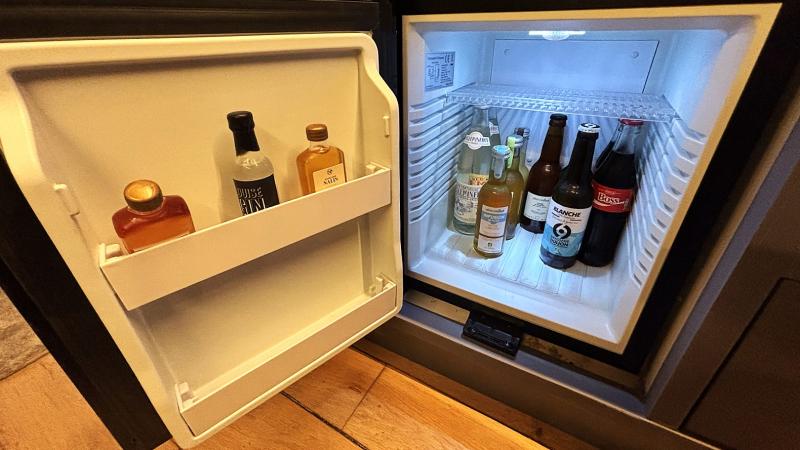 冷蔵庫の中は有料です