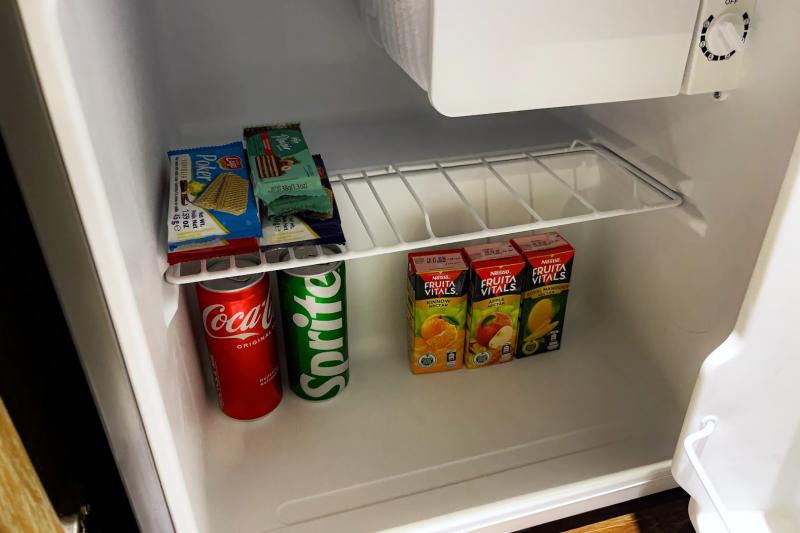 冷蔵庫内のドリンクは有料