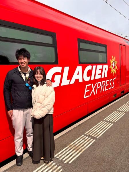 氷河特急にて他の日本人乗客に撮ってもらいました