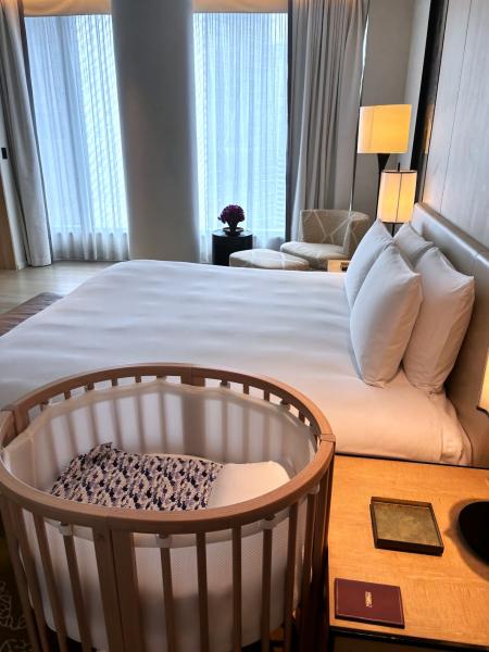 この日はたまたまお子様用のベッドがメインベッドの脇に用意されていました