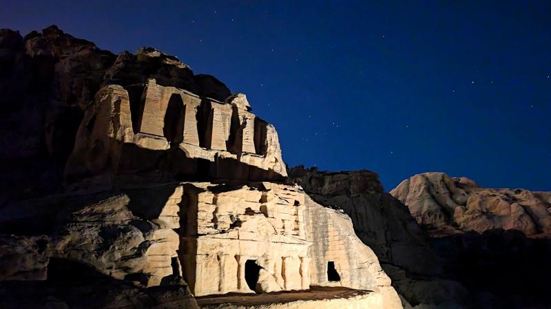 道中にもなんだかすごそうな遺跡が