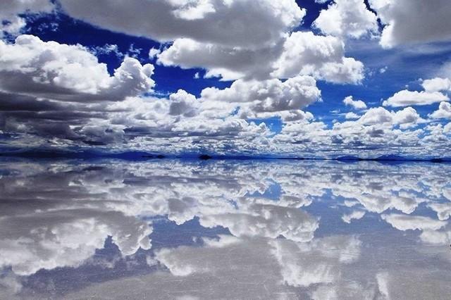 鏡張りのウユニ塩湖が見られるのは雨季（12月〜4月）