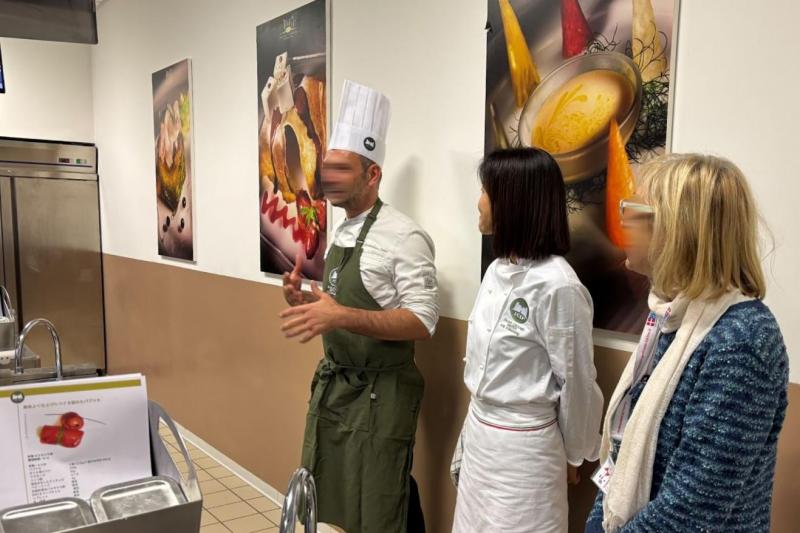 料理教室の先生と通訳の方