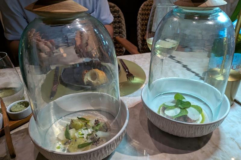 スモークして風味を楽しむ一品も