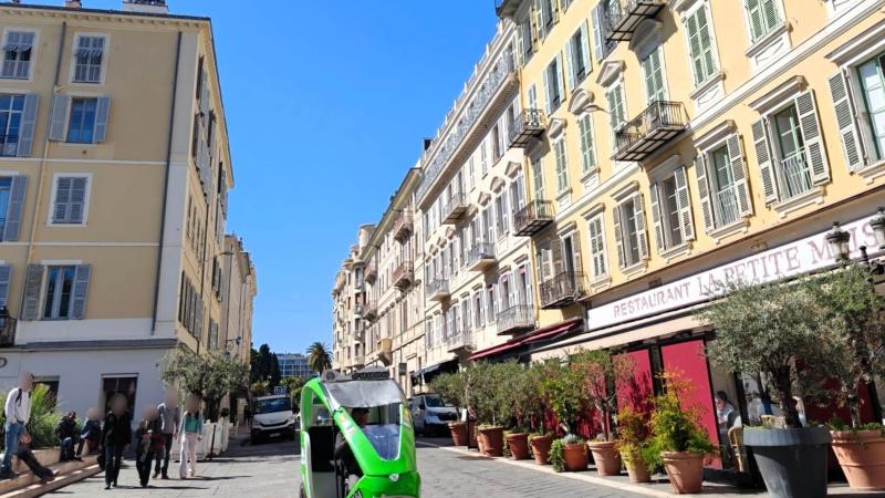 ニース旧市街のサン フランソワ ド ポール通り