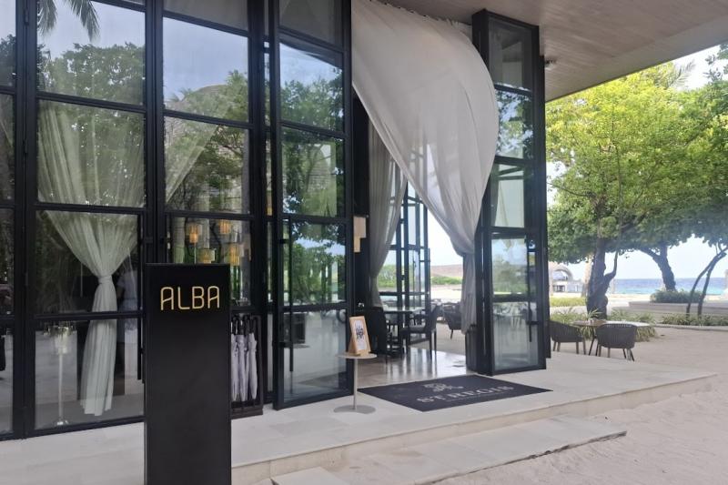 アルバのエントランス