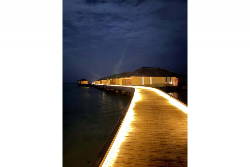 夜になるとライトアップされるヴィラまでの景色も、とてもきれいでした