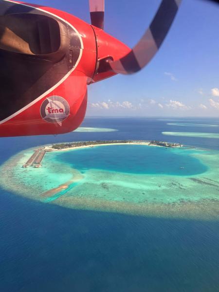 水上飛行機からサン シヤム イル ヴェリを空撮