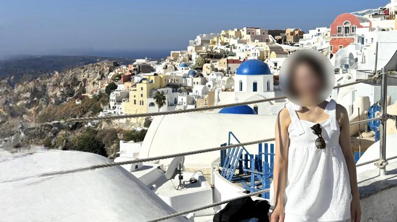 絵に描いたようなサントリーニ島の街並みを、心ゆくまで散策