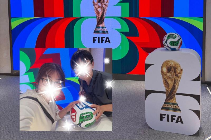 モルディブはW杯で大盛り上がり中！ マーレ空港で記念に撮ってみました！（ミーハーです）
