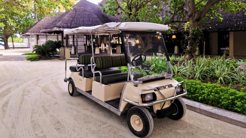 島内はバギーでも移動できます