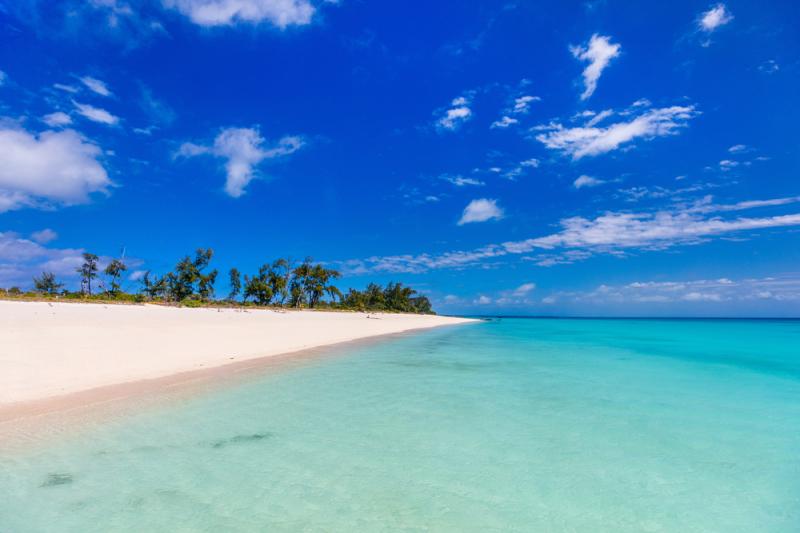 モザンビーク美しいビーチリゾートが点在しており、マリンスポーツも楽しめますので、リゾート地として欧米人に人気のアフリカの国です。静寂に包まれた離島もあります。