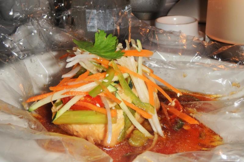 白身魚と細切り野菜がソースに絡み合ってさっぱりとした味の日本人の口に合う味でした。ソフィテルはモーレアで１番食事が美味しいと評判です