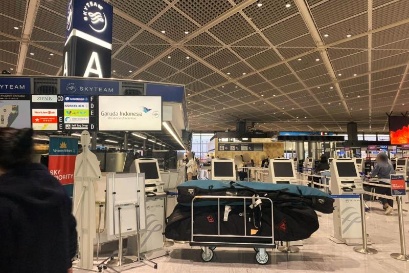 サーフィンのメッカでもあるバリ島。ガルーダ インドネシア航空は無料でサーフボードの預け入れも可能です。