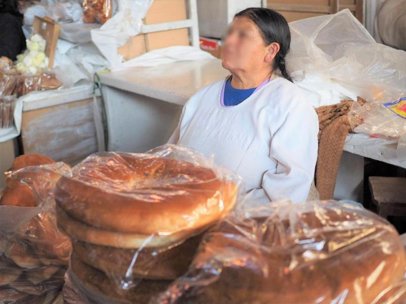 クスコ近くのオロペサという町では、この大きなパンが名産です