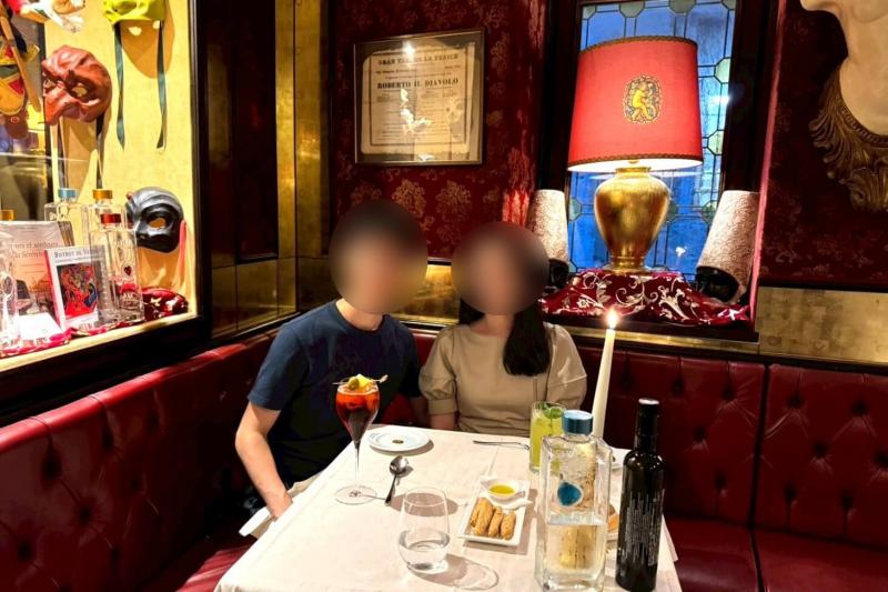 ベネチアでのロマンティックなディナー