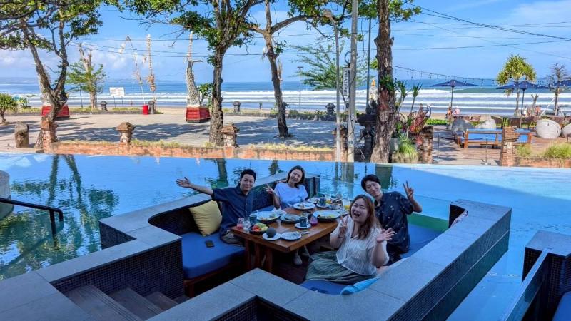 レストラン「シュガーサンド」にて、朝食でのひとコマ