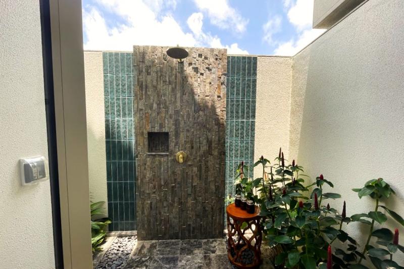 室外シャワーもあります