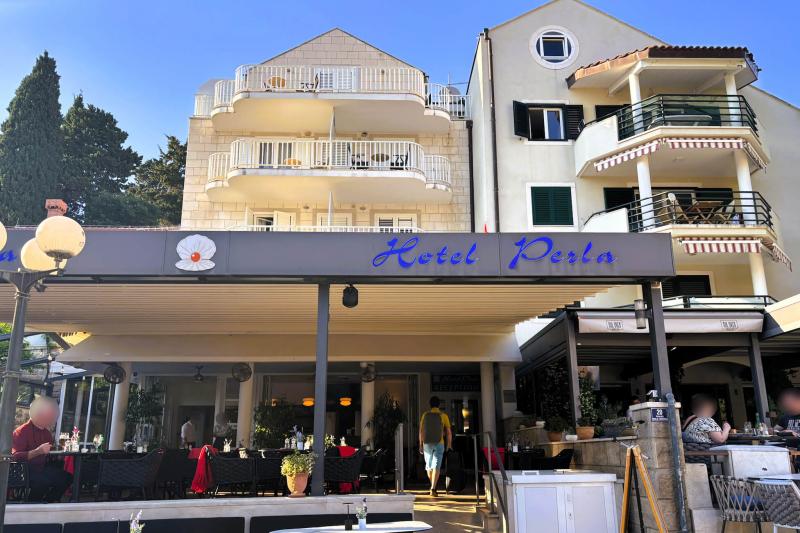 今回はラパッド地区の「ホテル ペルラ Hotel Perla」に滞在しました
