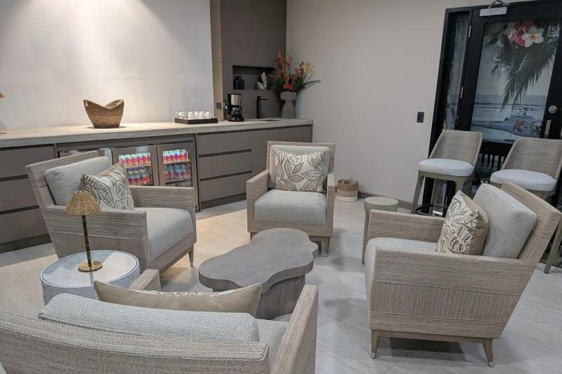 清潔感がある国内線のラウンジ