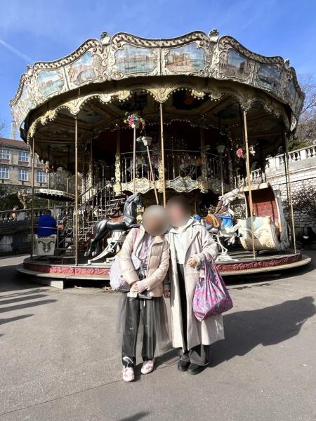 サクレ クール寺院近くにあるメリーゴーランド（パリ）