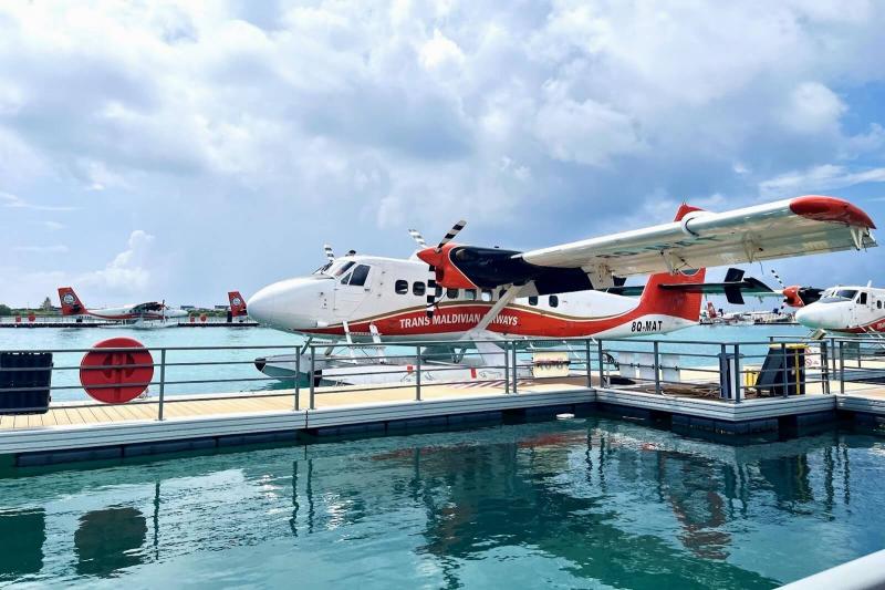 水上飛行機でリゾートへ