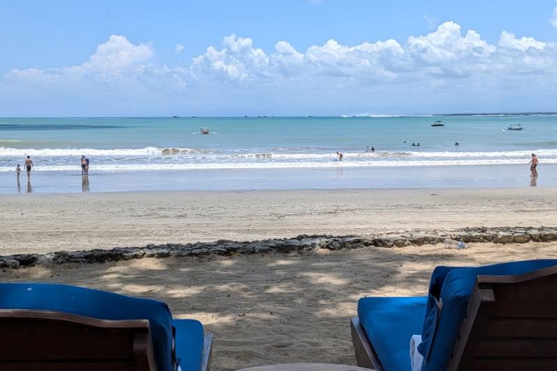 ビーチベッドより手前側がプライベートエリアとなっています