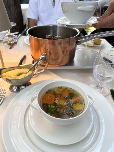 ウィーンの牛テールスープ