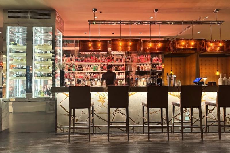 ホテルのバーの雰囲気