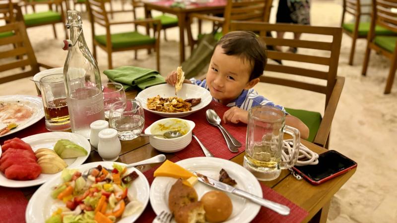 食事では新鮮なフルーツも食べ放題！