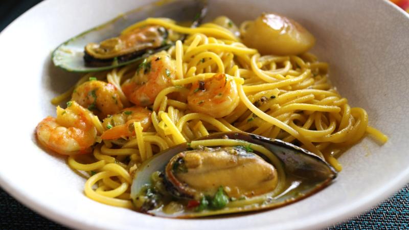 アイランドキッチンのパスタ