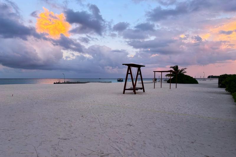 ビーチはとても広くのんびりと過ごせます