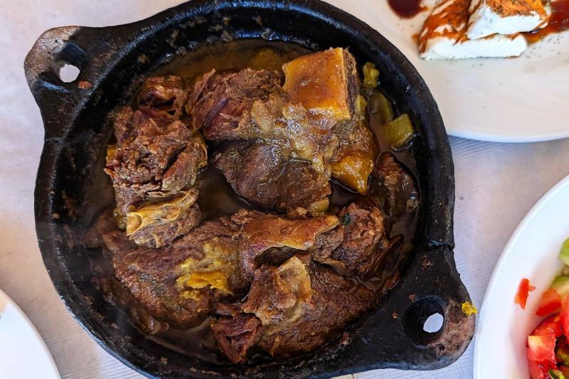 こちらはお肉のタジン