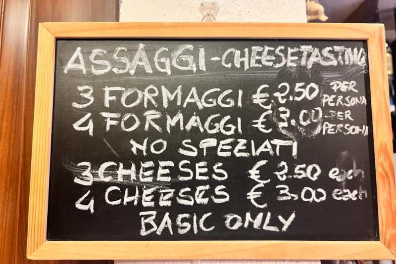 チーズ専門店のテイスティング価格表