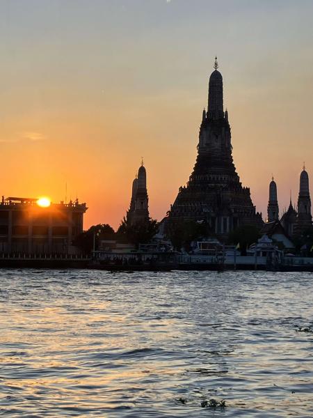 ワット アルンの夕焼け