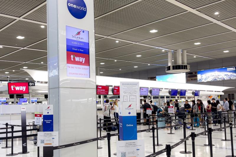 成田空港、チェックインカウンター