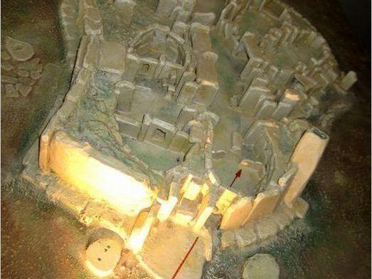 ハジャーイム神殿模型