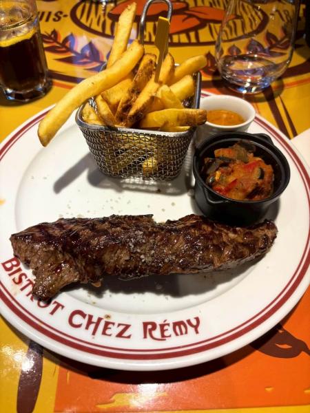 ディズニーランド・パリ内での食事（ビストロ・シェ・レミーにて）