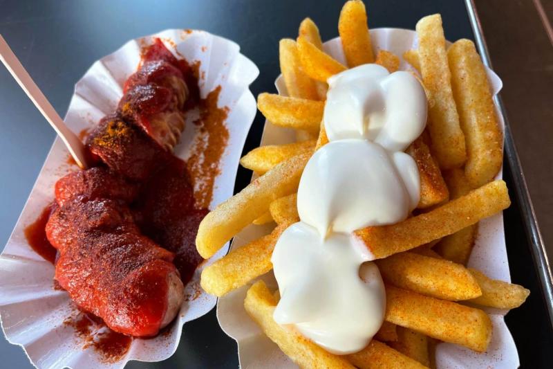 カリーブルスト＆フライドポテト