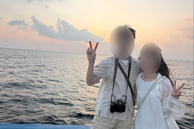 モルディブでのサンセットクルーズ、船の上から夕日が素敵でした