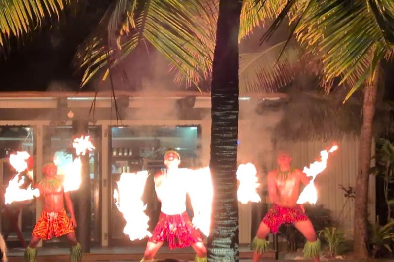 すごい！と感動する気持ちと、心配が入り混じるファイヤーダンス