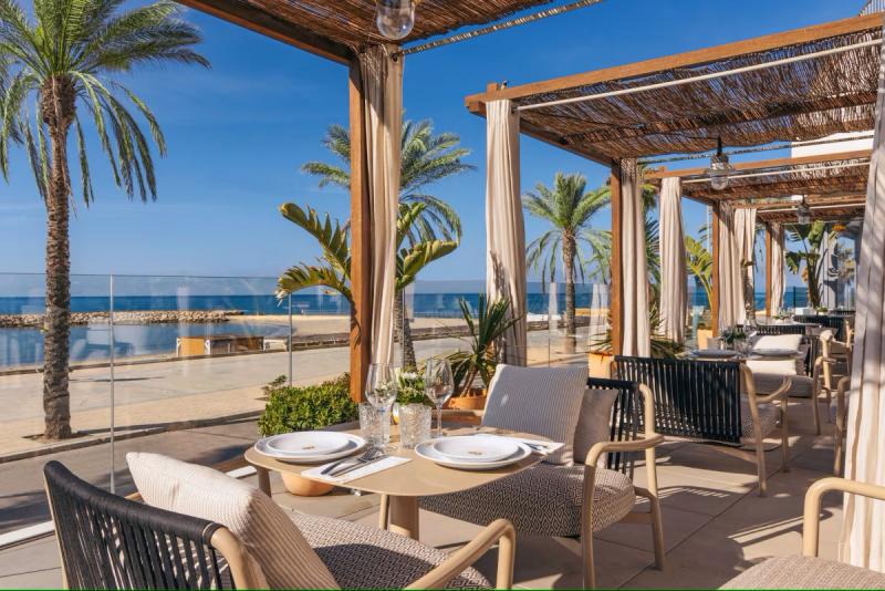 Oyster Beso Bar