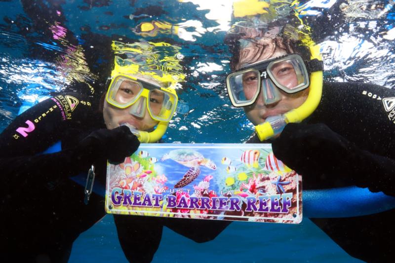 ボートダグラス滞在中に参加したグレートバリアリーフツアーでのシュノーケリング中の1枚