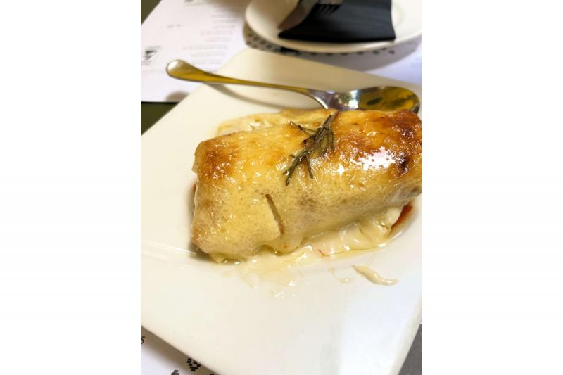 角さんがおすすめしてくださったバルセロナのバル「セルベセリア カタラナ」、美味しかったです。特に鱈のはちみつ（ハニー）ソース焼き？みたいな料理が気に入りました（写真：バルセロナでいただいた鱈のハニー風味焼き）。デザートまで全て美味しかったです。WhatsApp（メッセージアプリ）もインストールしておいて良かったです。現地ツアーで役立ちました。夫も角さんによろしくと申しております。また、よろしくお願いいたします。